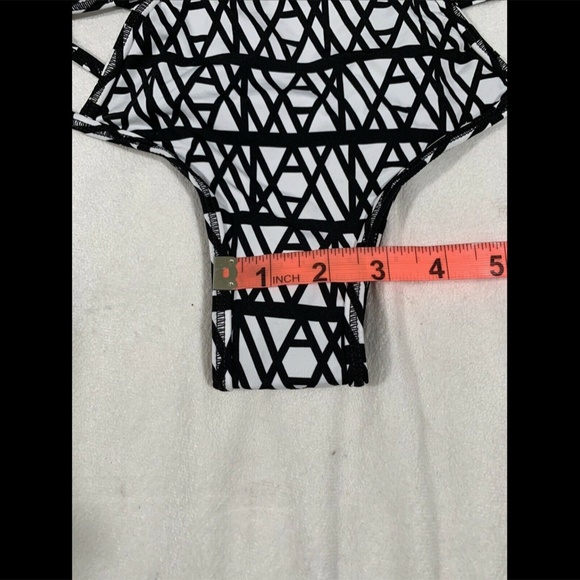 NEW THRIVE Luna Cutout Bikini Bottoms in Medium‎ - Picture 10 of 11